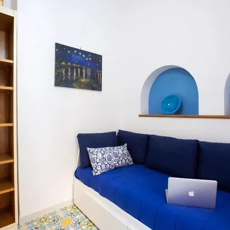 Brezza Marina-authentic Flat By The Lägenhet *