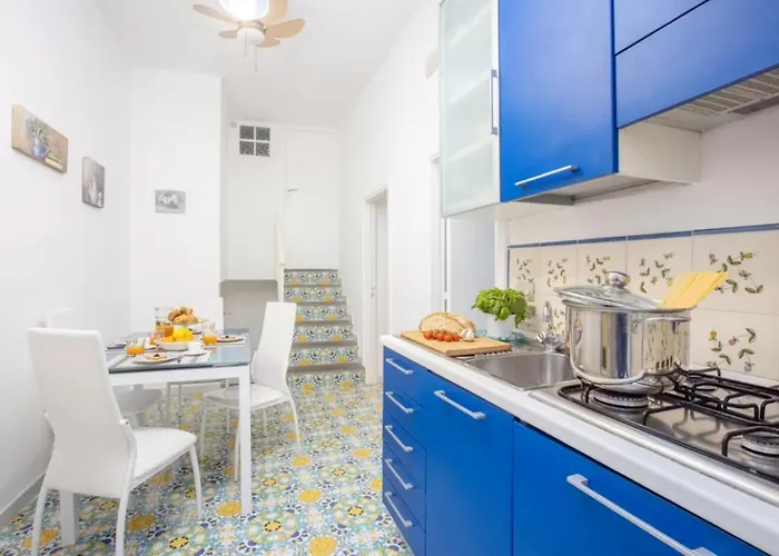 Apartament Brezza Marina-authentic Flat By The